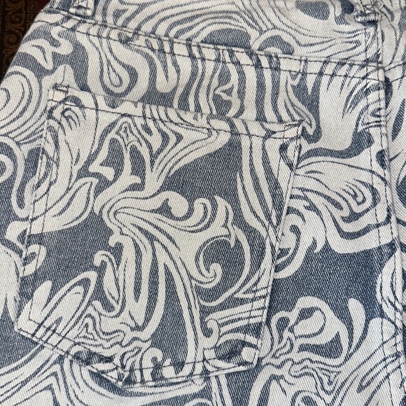 Shorts Midi High Rise Juniors size 9 Raw Hem multicolor two tone blue NWT - Picture 8 of 14